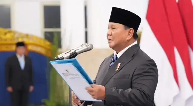 Presiden RI, Prabowo Subianto ketika melantik sejumlah menteri dan KSP dalam Kabinet Merah Putih di Istana Negara, Jakarta pada Kamis (01/10/26). (Foto: Instagram/presidenrepublikindonesia)