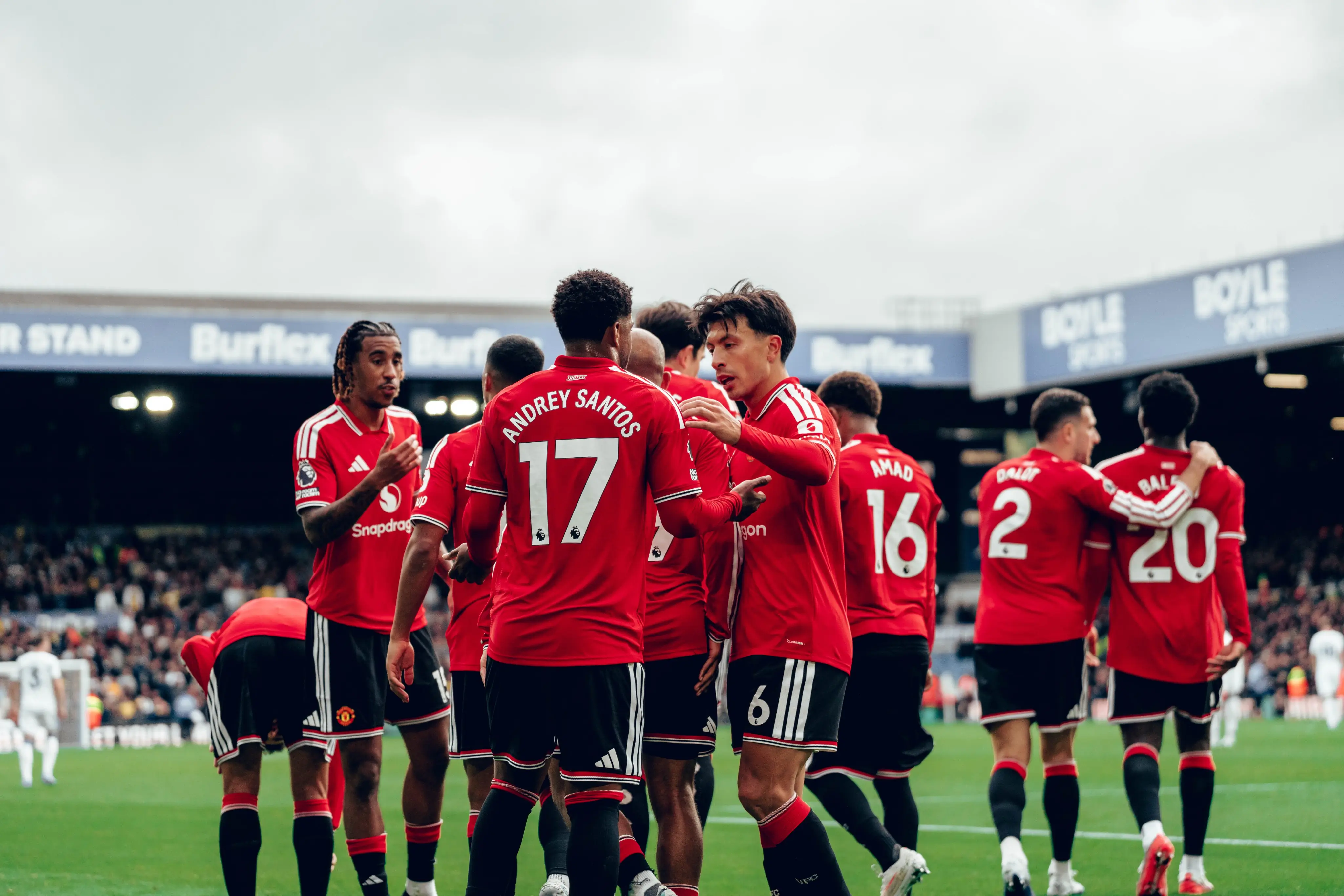 Manchester United masih sulit menang di musim ini. Foto X Manchester United.