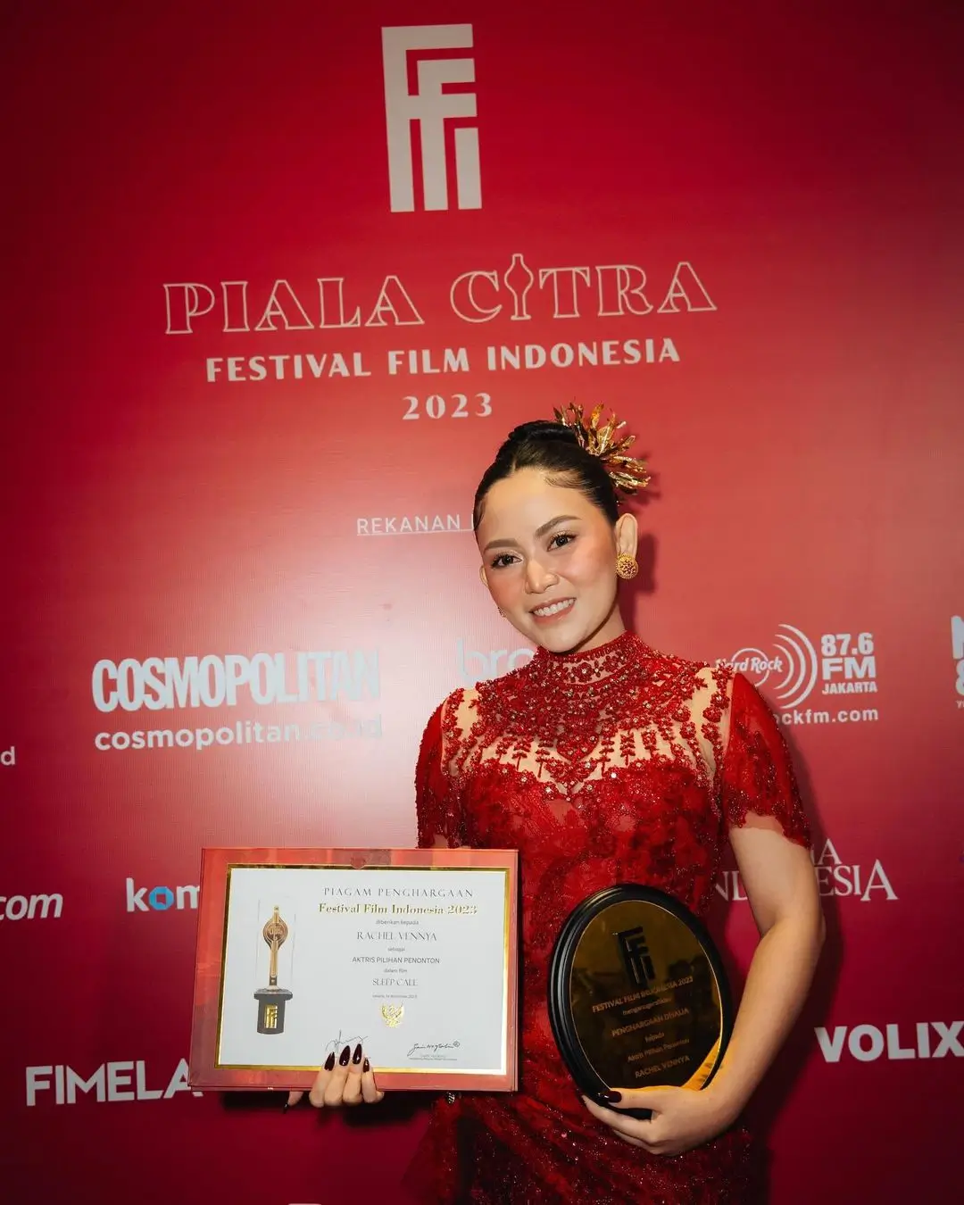 Baru Pertama Akting  Rachel Vennya Bawa Pulang Piala Citra