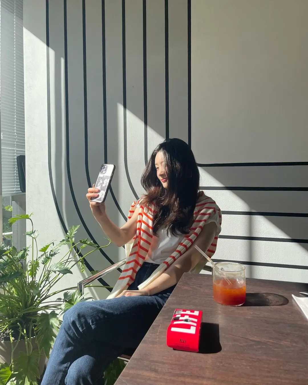 7 Inspirasi Outfit Gen Z Trendi ala Idol Aktris Jung Chae Yeon  Bintang Drakor    Family by Choice   