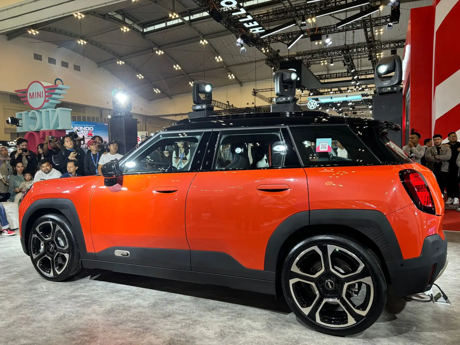 Meluncur di Indonesia Lewat GJAW 2024  MINI Aceman Hadir sebagai Crossover Listrik Seharga Rp1 1 Miliar