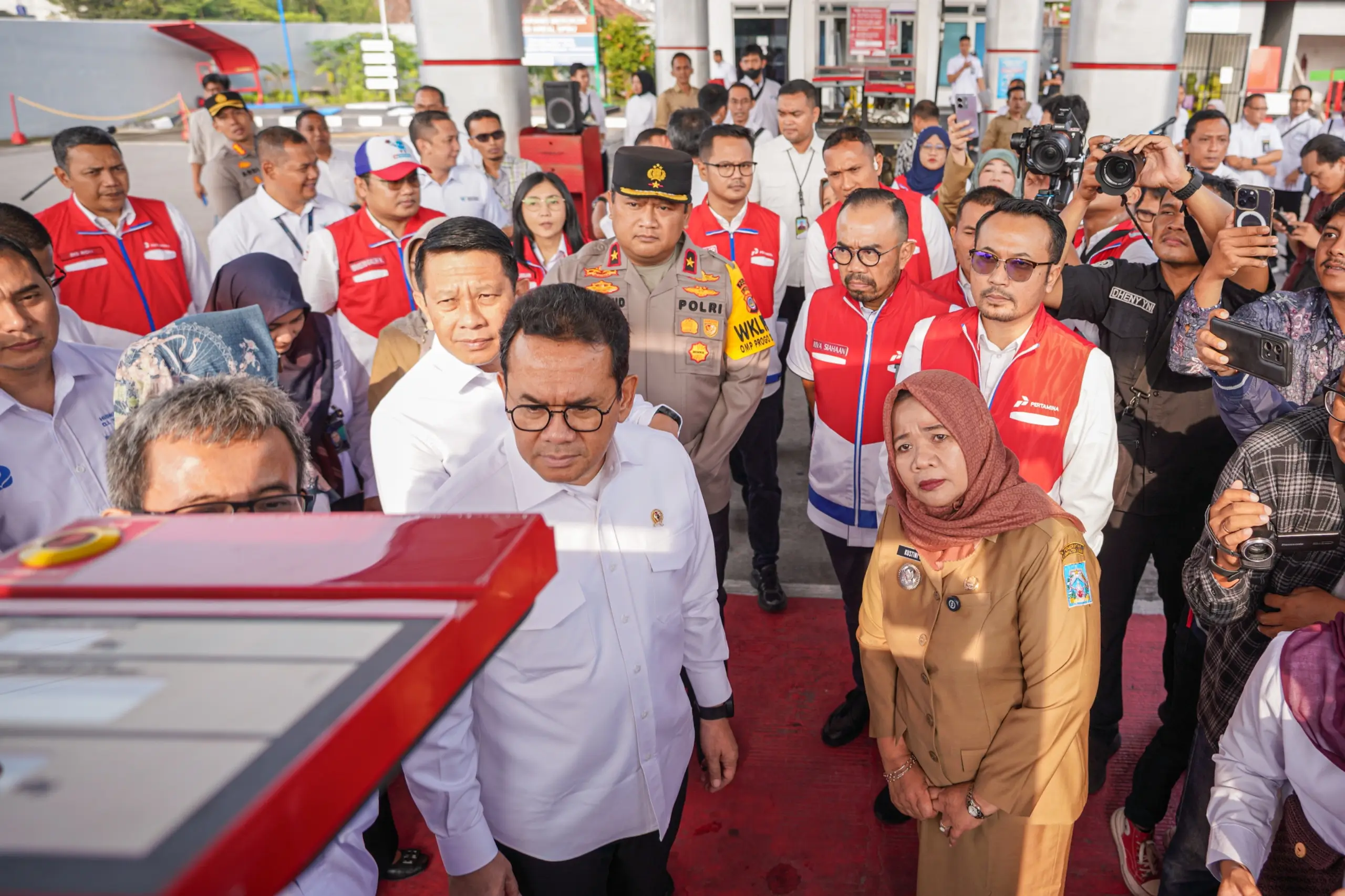 Menteri Perdagangan dan Dirut Pertamina Patra Niaga Tinjau SPBU Sleman Yang Disegel