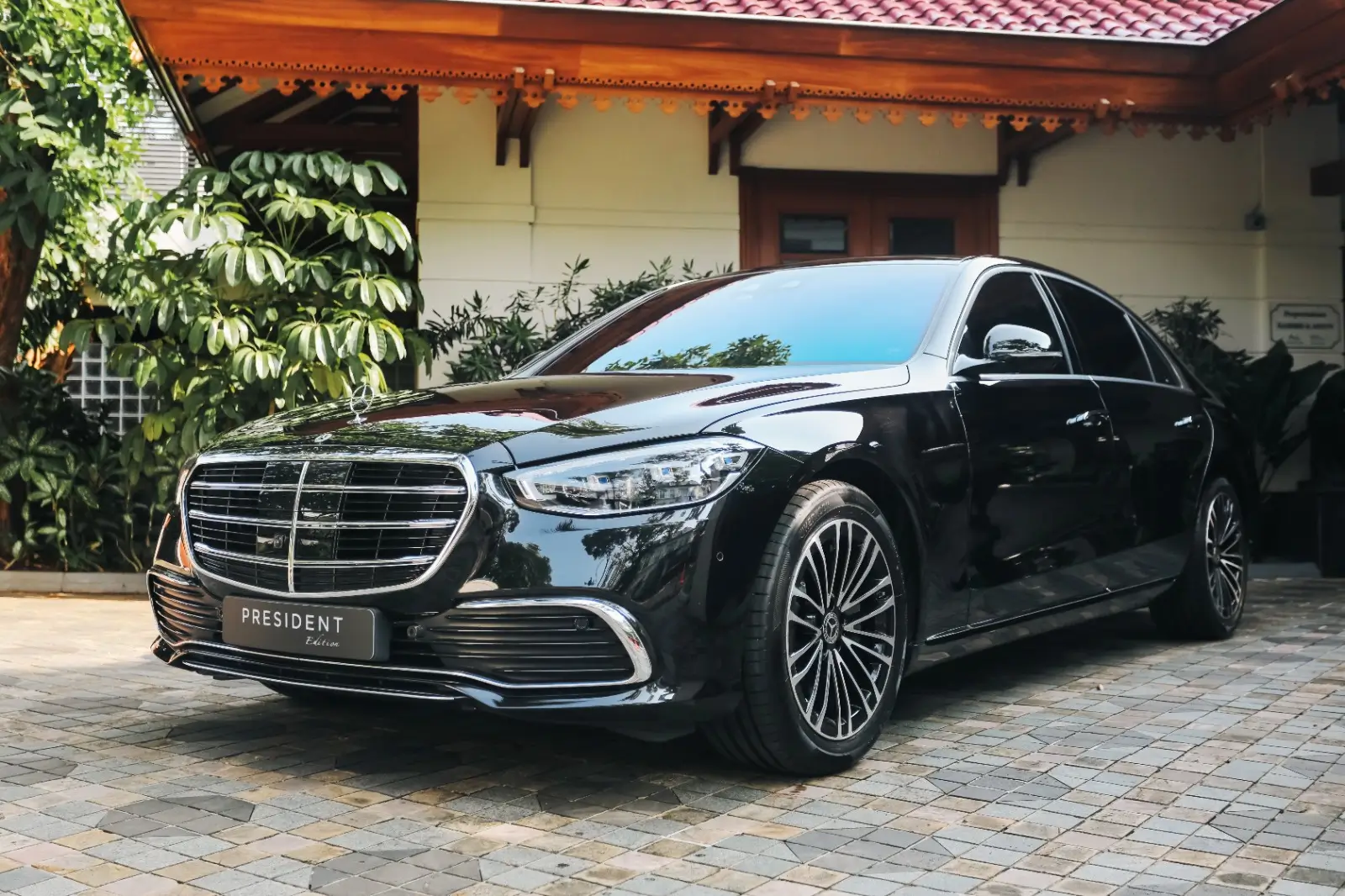 Mercedes-Benz S450 President Edition. (Foto: Istimewa)