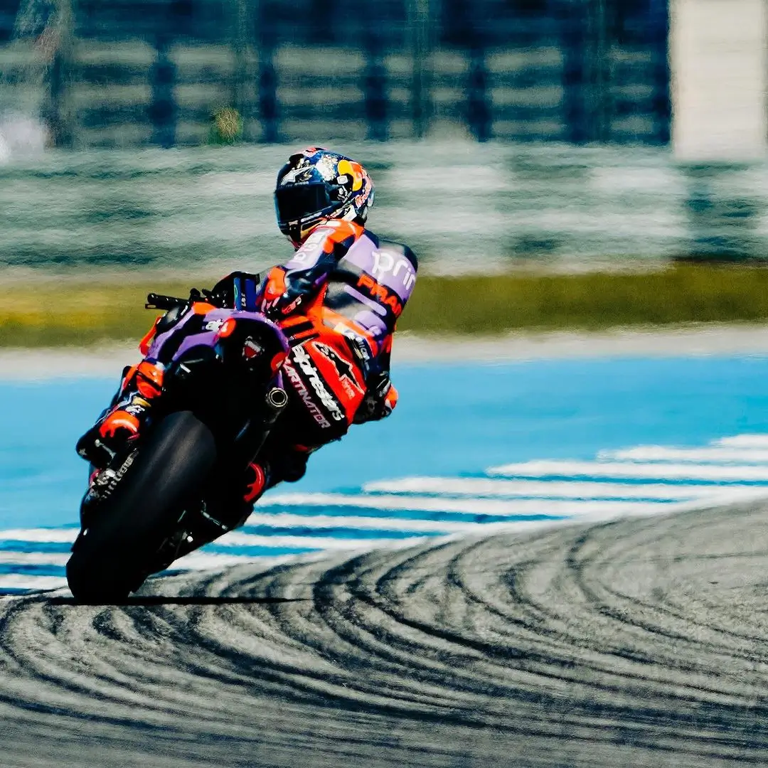 Seri terakhir MotoGP 2024 akhirnya diputuskan batal digelar di Sirkuit Valencia karena banjir bandang. (Foto: Istimewa)