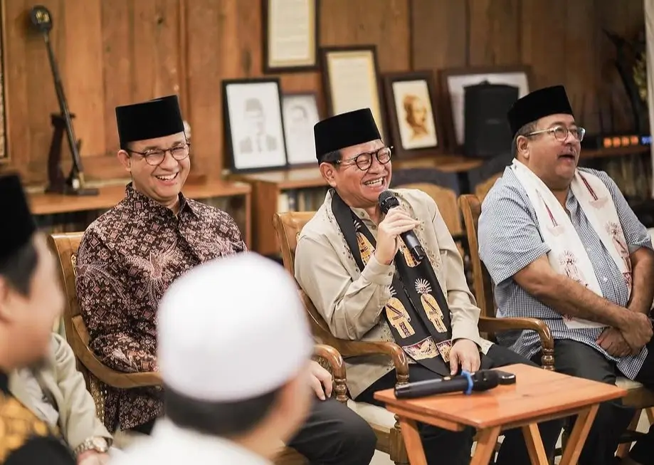 Paslon Gubernur-Wakil Gubernur Jakarta nomor urut 3, Pramono Anung (tengah) dan Rano Karno (kanan) ketika menyambangi kediaman Anies Baswedan (kiri) di Jakarta. (Foto: Instagram/pramonoanungw)