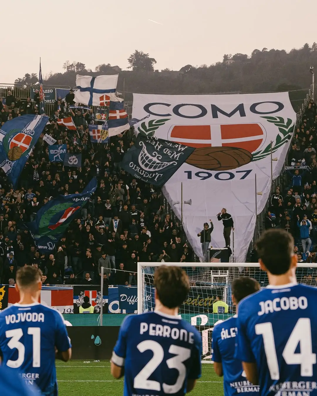 Felix Johnson resmi menjadi pemandu bakat tim Serie A, Como 1907, klub yang saat ini dilatih oleh mantan bintang Chelsea dan Arsenal, Cesc Fàbregas. Foto Instagram Como 1907.