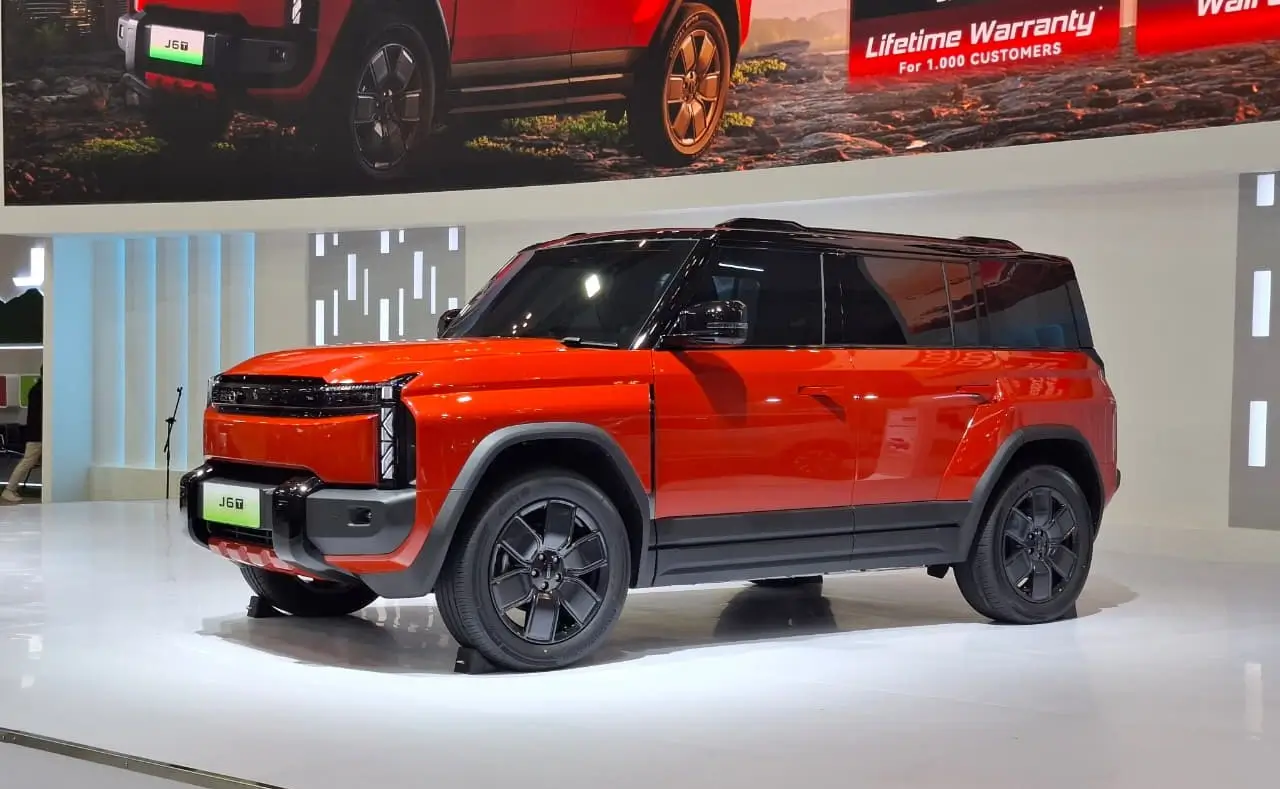 Chery Ungkap Harga J6T di GJAW 2025 Tawarkan Lifetime Warranty untuk 1 000 Pembeli Pertama