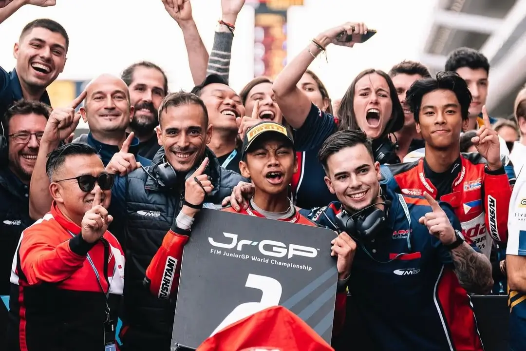 Kiandra Ramadhipa Berhasil Juarai ETC 2025 Catalunya  Start Posisi 24 hingga Finish Terdepan  Indonesia Raya Berkumandang di Spanyol