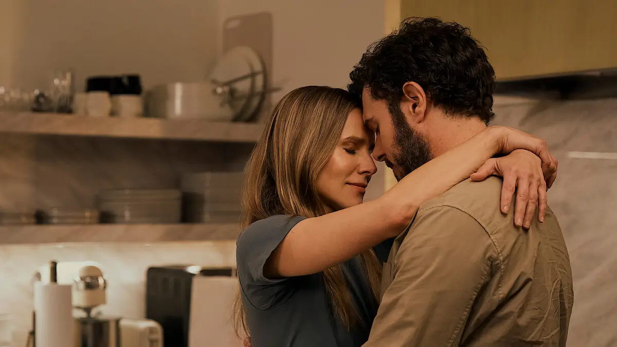 Foto: Kristen Bell dan Adam Brody dalam Nobody Wants This (dok. Netflix)