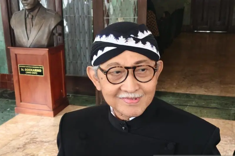 KGPAA Hamangkunegoro Umumkan Diri sebagai PB XIV KGPHPA Tedjowulan Minta Tunggu 40 Hari