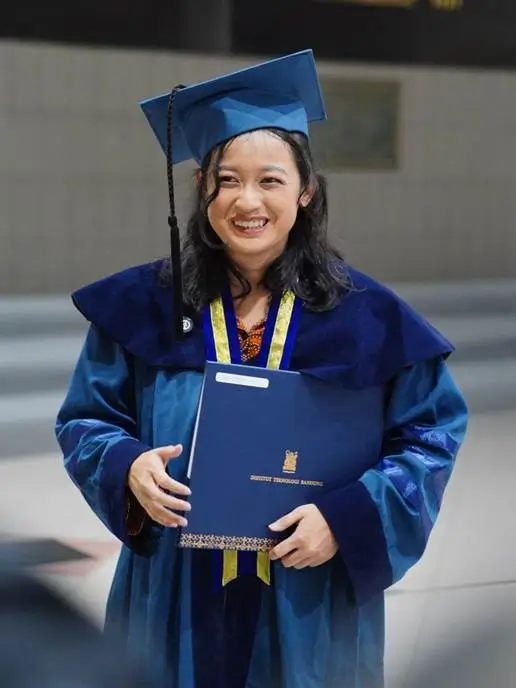 Kisah Inspiratif Jessie Manopo Peraih Gelar Doktor Termuda ITB yang Lulus di Usia 25 Tahun