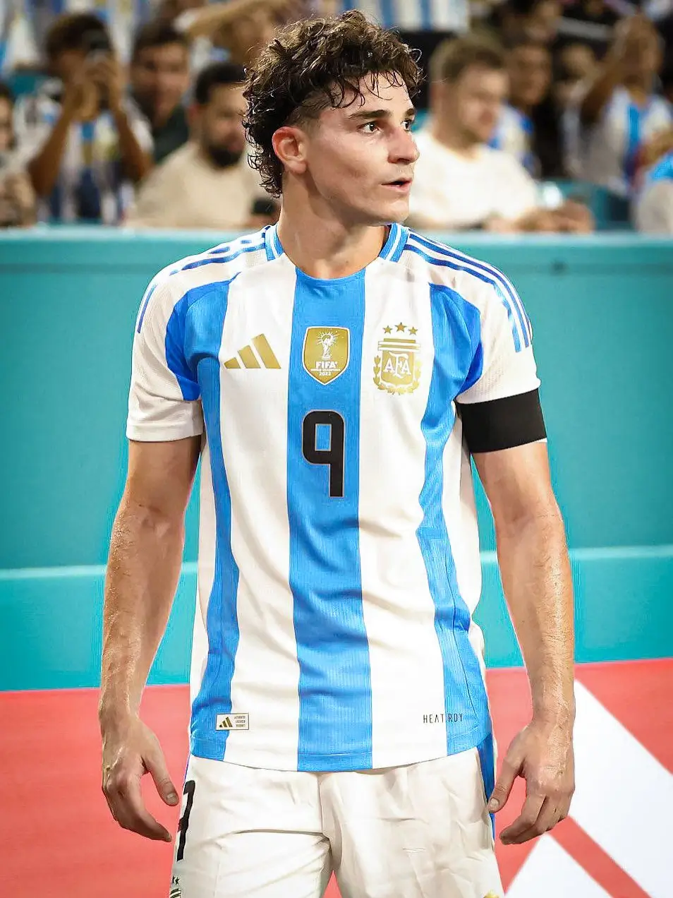 Julian Alvarez menjadi satu dari sedikit pemain yang tidak bertato di Timnas Argentina. Foto Instagram Julian Alvarez.