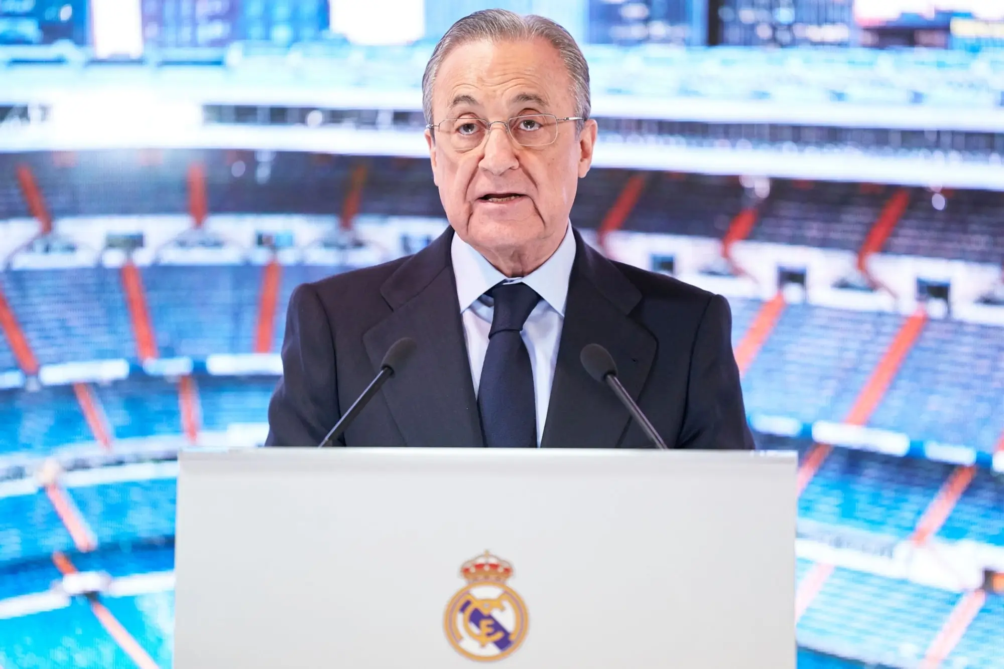 Real Madrid bersiap mengambil langkah hukum besar terhadap UEFA dengan nilai gugatan mencapai €4,5 miliar atau sekitar Rp78,3 triliun. (Foto: Istimewa)
