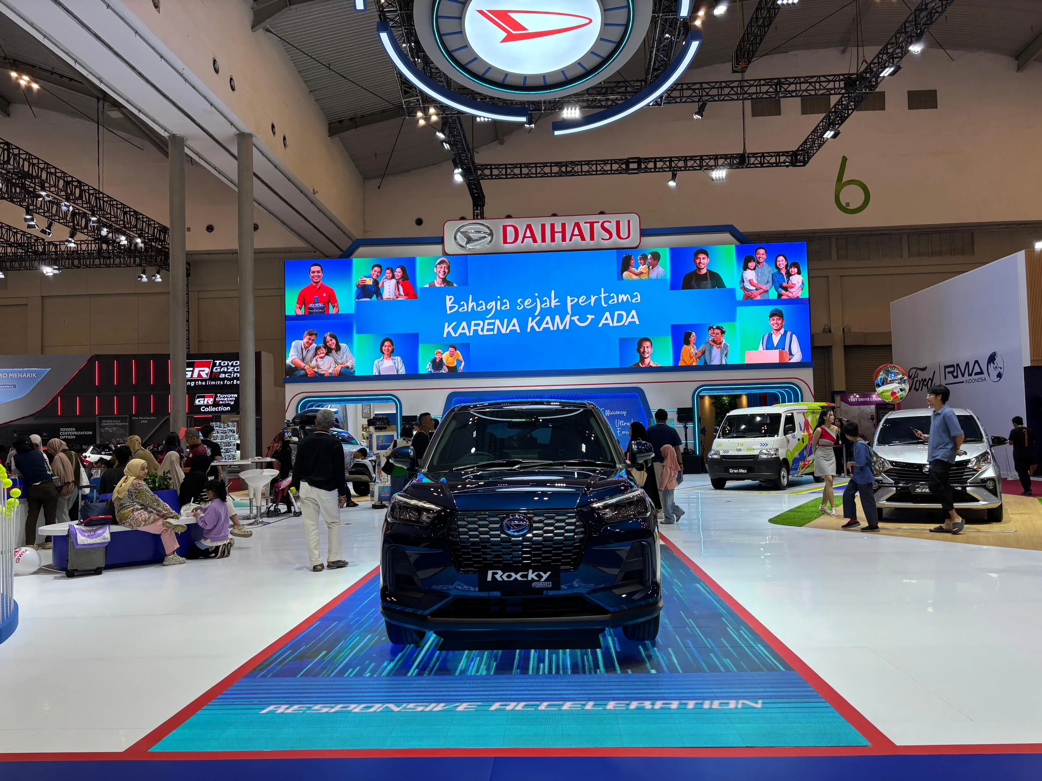 Booth Daihatsu di GJAW 2025. (Foto: ThePhrase.id/Rahma K)