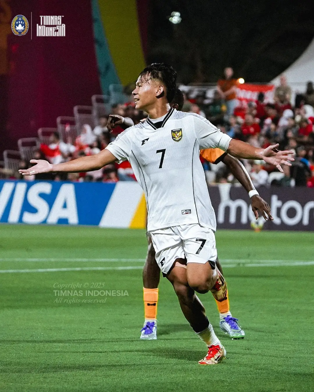 Pelatih Timnas Indonesia U-17, Nova Arianto, memberikan evaluasi menyeluruh setelah timnya kalah 1-3 dari Timnas Zambia U-17. Foto PSSI.