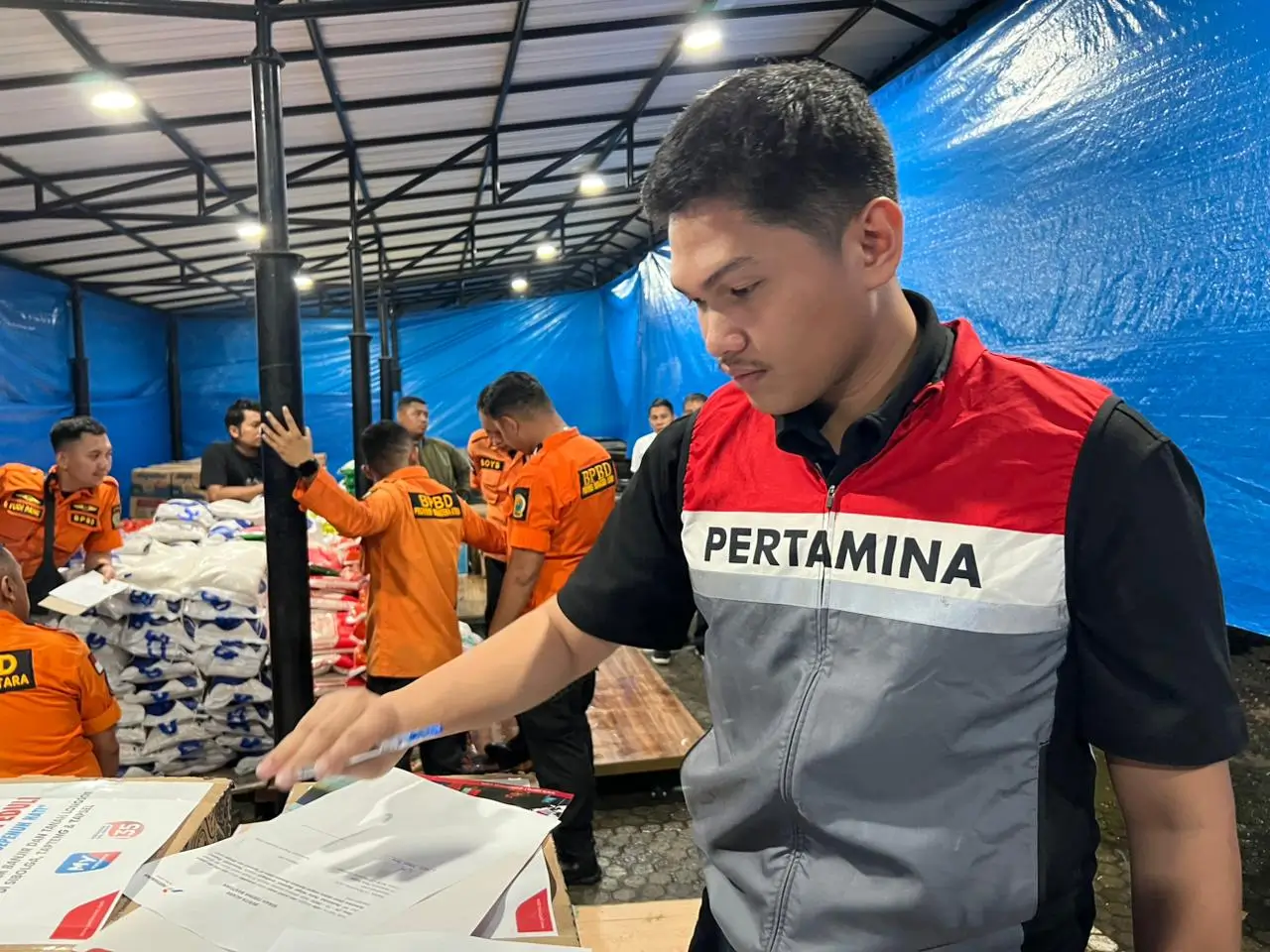 Pertamina Gerak Cepat  Salurkan Bantuan Masyarakat Terdampak Bencana Banjir dan Tanah Longsor di Sumatera Utara