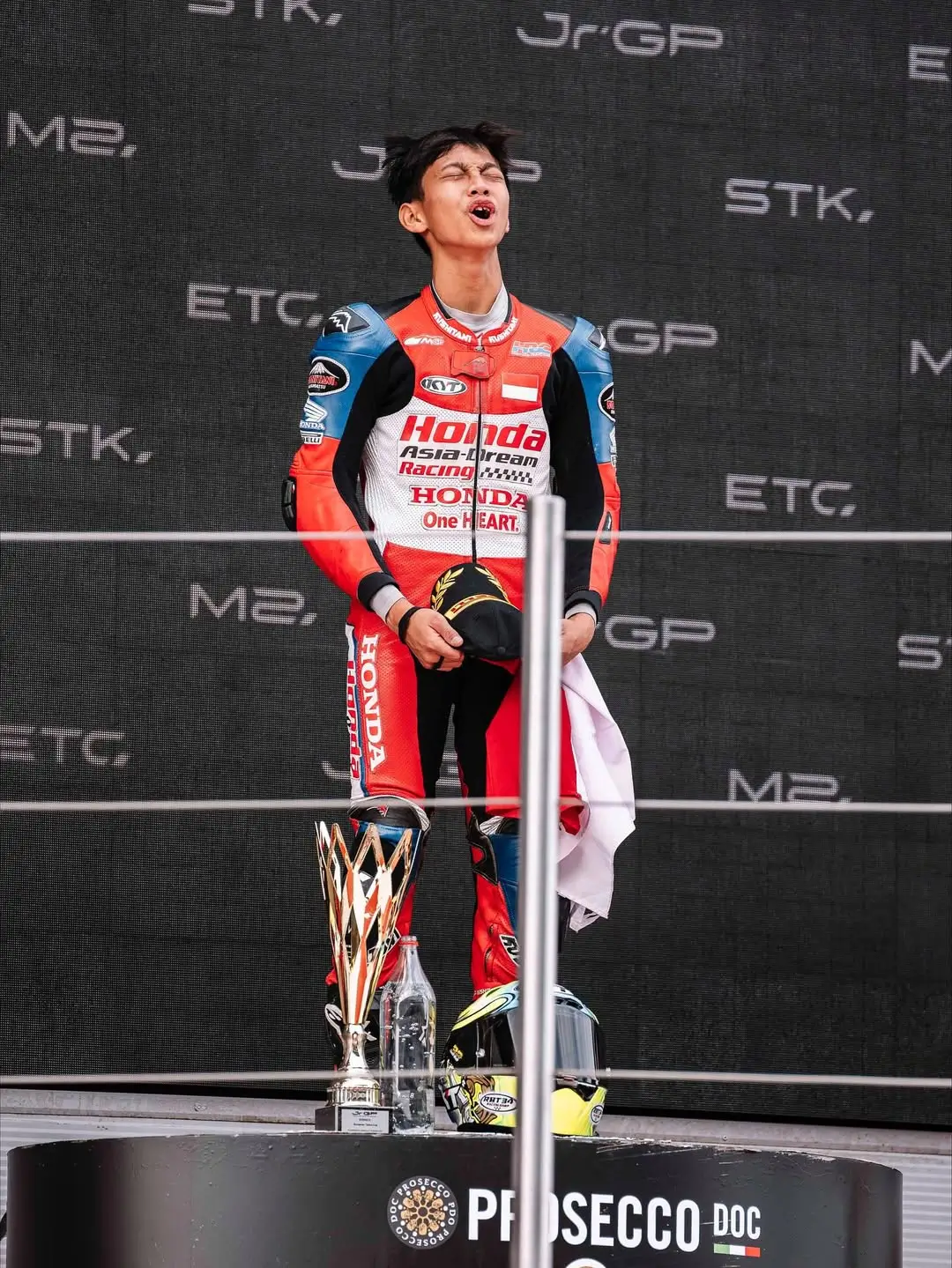 Pembalap asal Indonesia, Muhammad Kiandra Ramadhipa juarai ETC 2025 Catalunya, Spanyol pada Minggu (02/11/25). (Foto: Instagram/mk.ramadhipa212)