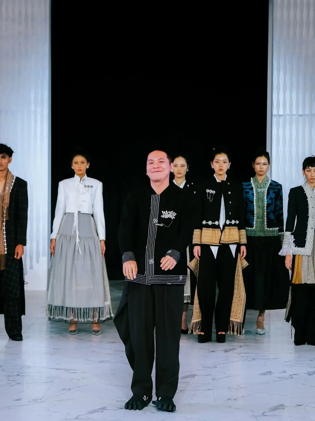 Wilsen Willim Desainer Muda yang Padukan Wastra Nusantara dengan Gaya Modern