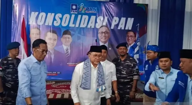 Ketua Umum Partai Amanat Nasional (PAN) Zulkifli Hasan saat melakukan konsolidasi partai di DPD PAN Jember, Rabu (05/11/25). (Foto: ANTARA/Zumrotun Solichah)