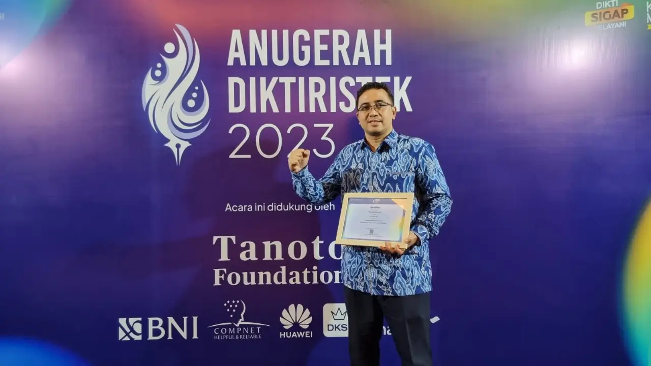 Pertamina meraih 2 penghargaan dalam Anugerah DiktiRistek 2023 yang diselenggarakan Kementerian Pendidikan, Kebudayaan, Riset, dan Teknologi (Kemendikbudristek) RI di Jakarta. (Foto: Dok. Pertamina)