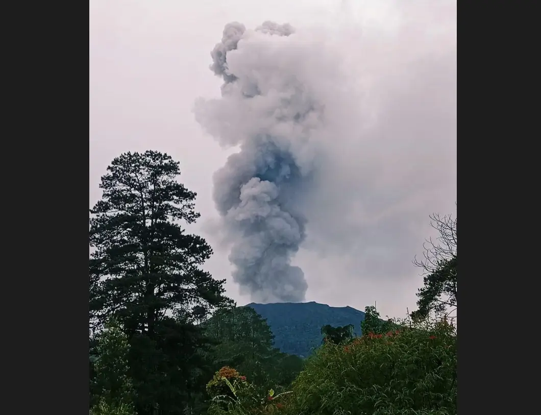 Erupsi Gunung Marapi (Foto: instagram.com/bpbd_tanah_datar)