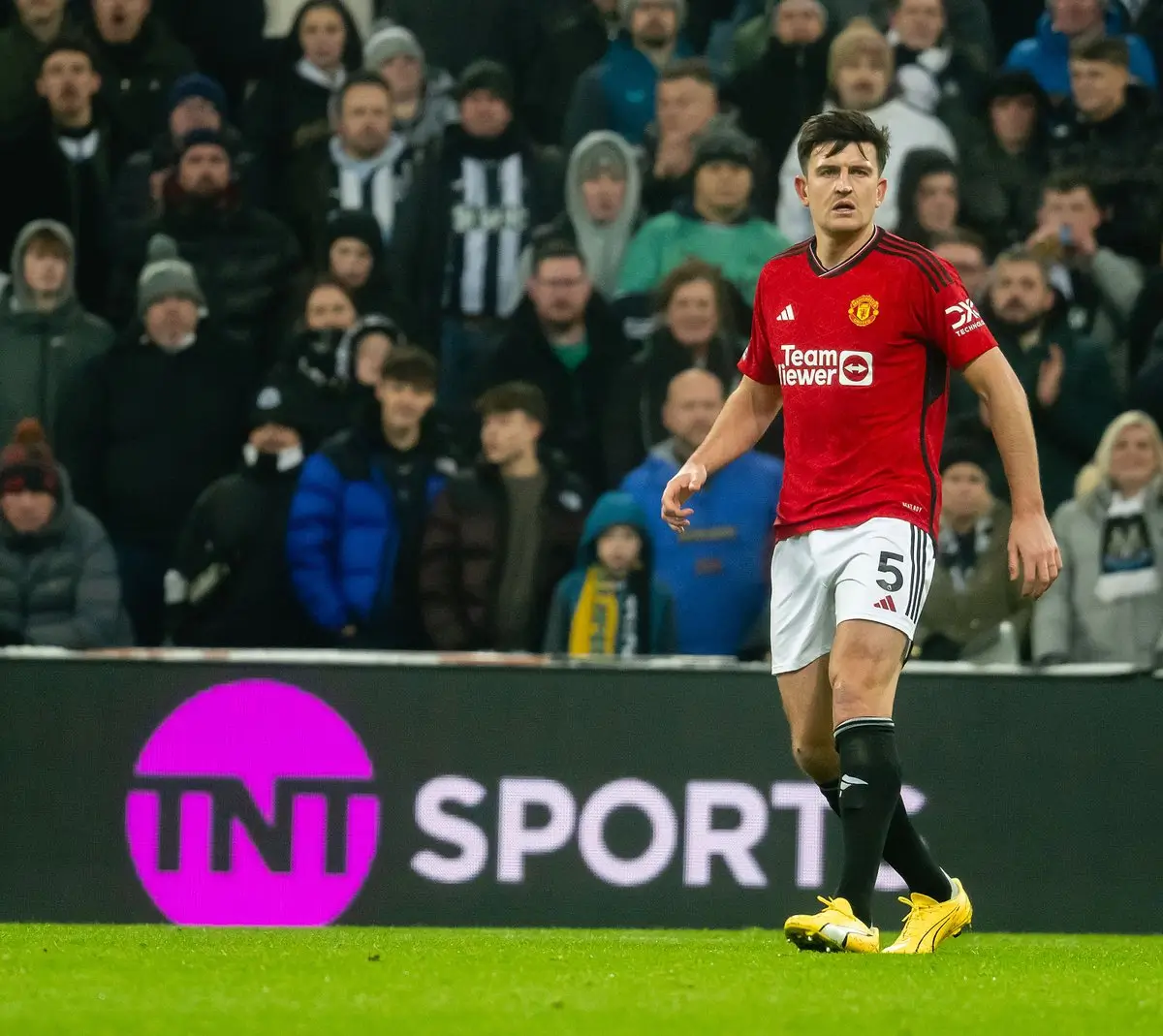 Hasil Lengkap Premier League  Liverpool Comeback  Manchester United Keok