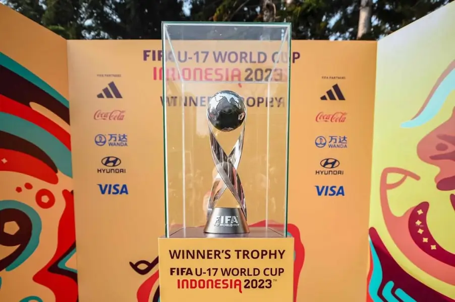 Penampakan trofi Piala Dunia U-17 2023. Foto PSSI.
