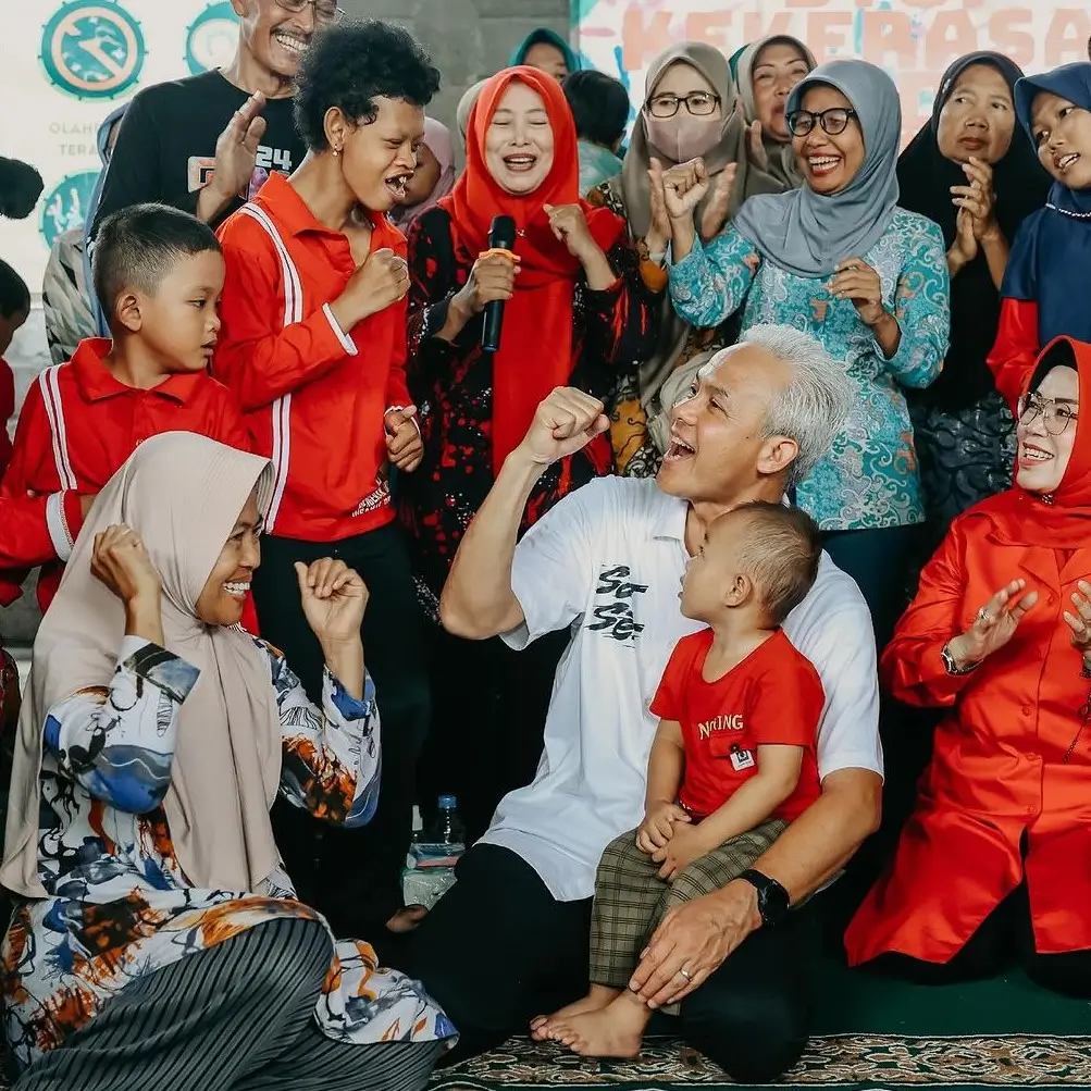 Capres nomor urut 3 Ganjar Pranowo saat jalani kampanye politik di Sukoharjo, Jawa Tengah, Selasa (26/12/23). (Foto: Instagram/ganjar_pranowo)