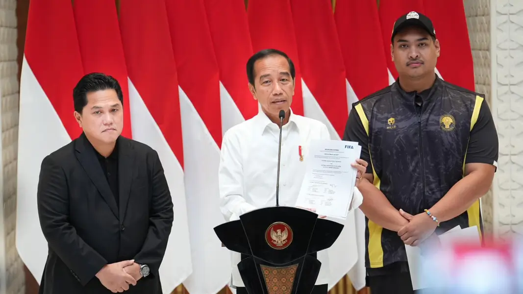 Ketua Umum PSSI, Erick Thohir bersama Presiden, Jokowi dan Menpora. Foto: PSSI