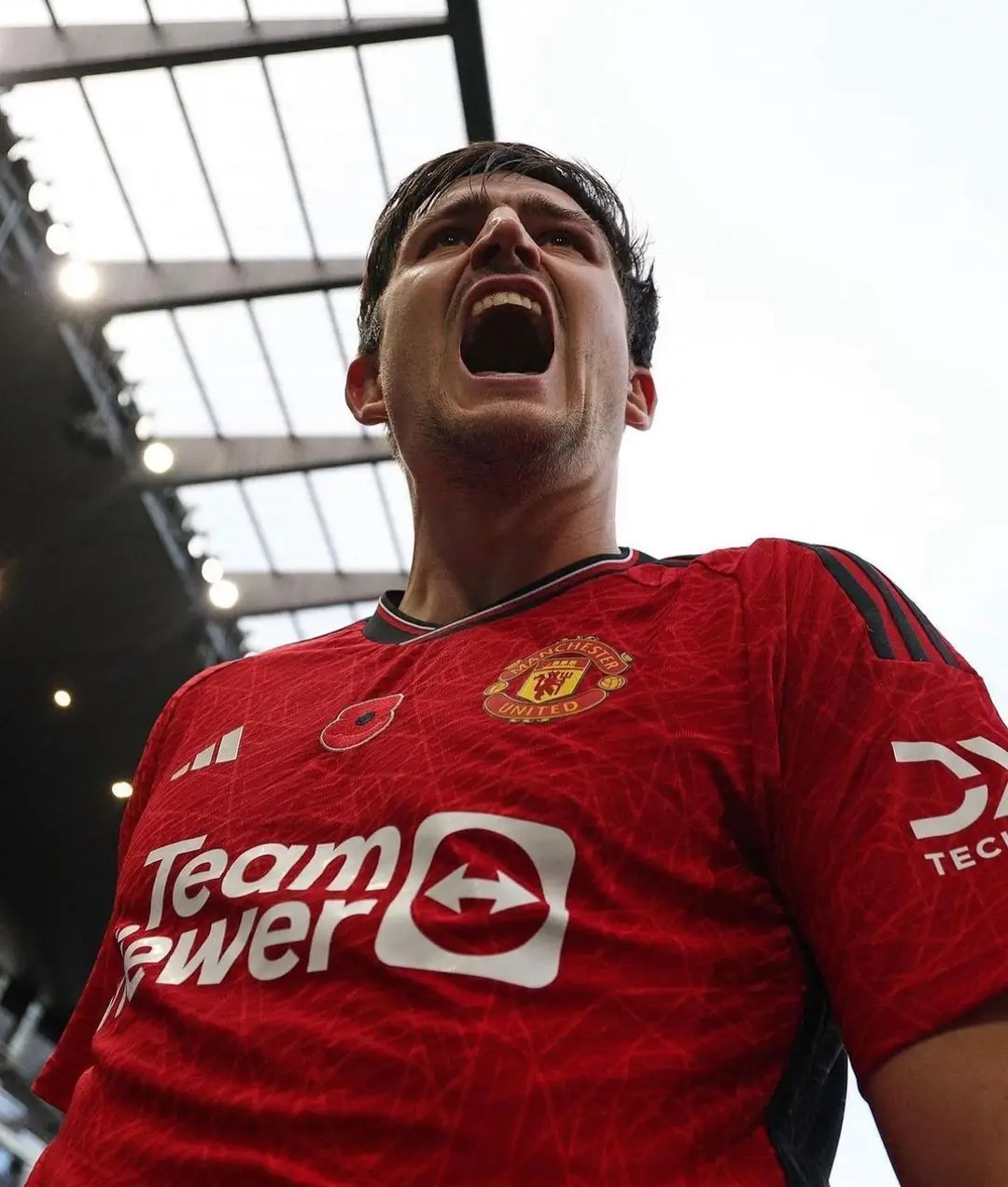 Harry Maguire terancam absen saat Manchester United melawan Liverpool. (Foto: Istimewa)