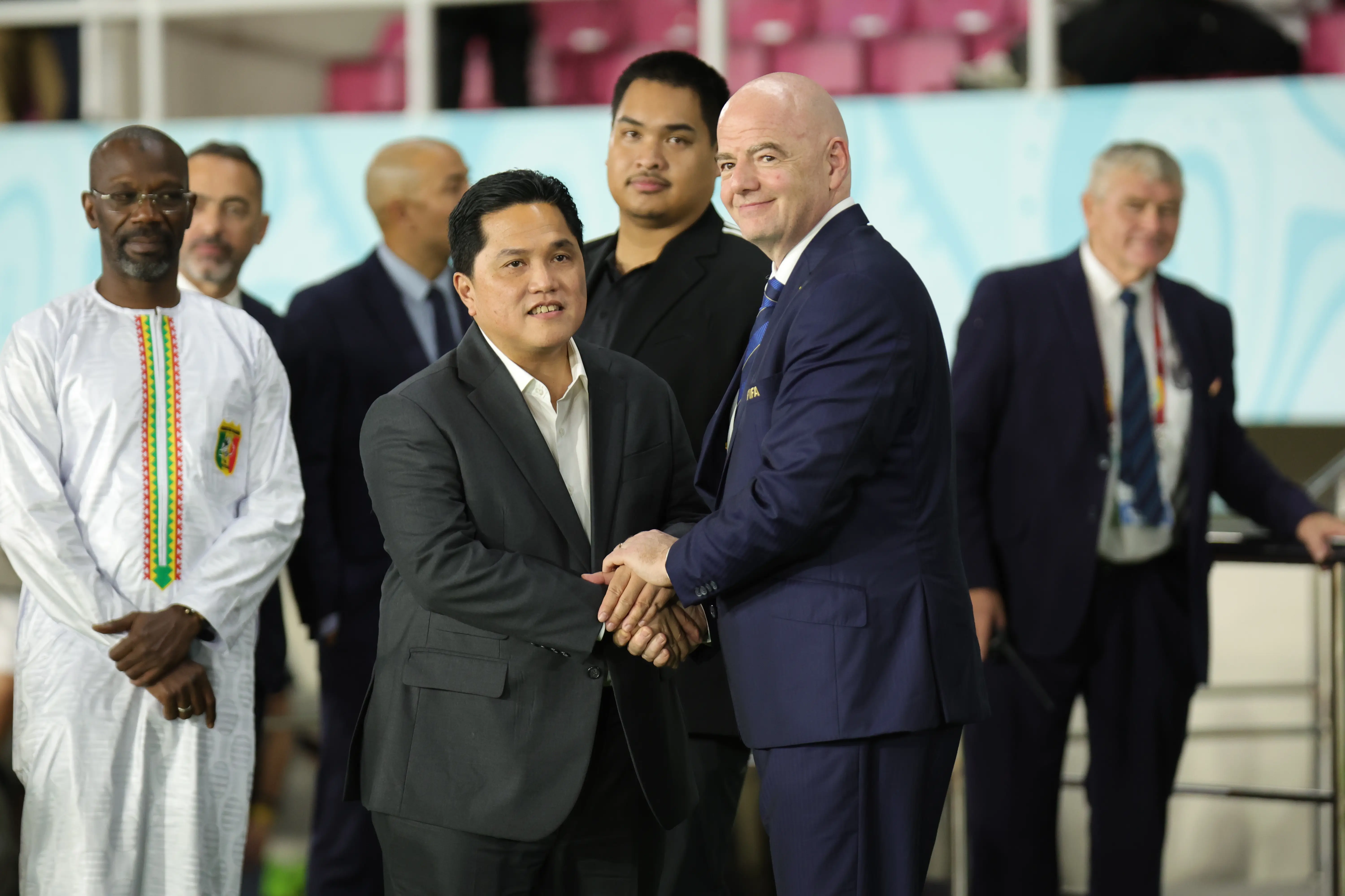Ketua Umum PSSI, Erick Thohir bersama Presiden FIFA, Gianni Infantino. Foto: LOC WCU17.