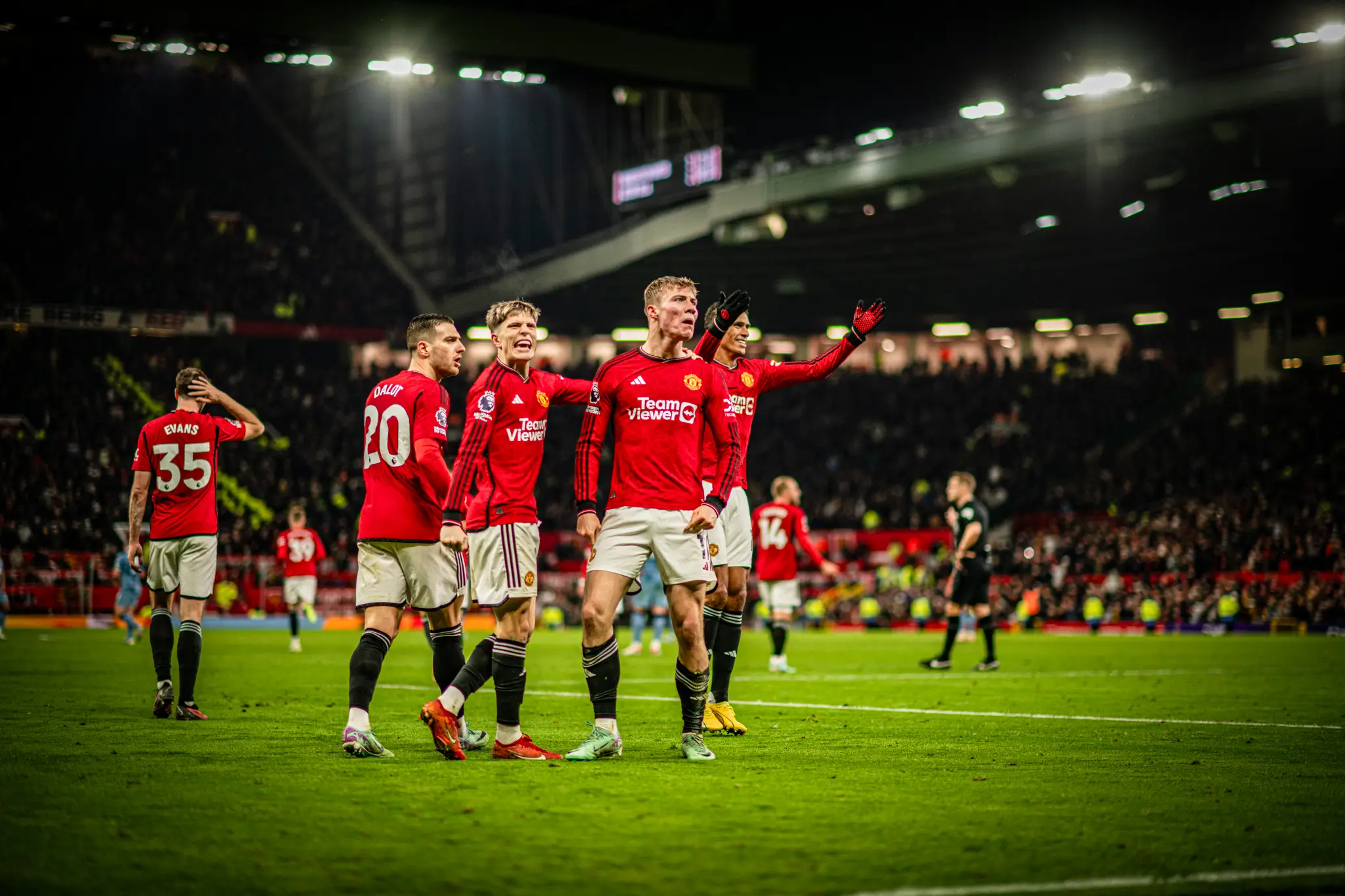 Manchester United comeback untuk menang 3-2 atas Aston Villa. Foto: Twitter