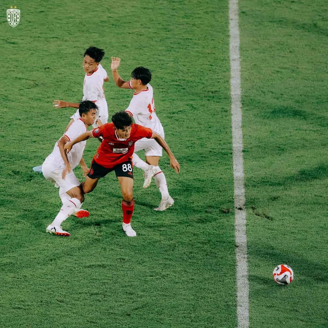 Uji coba Timnas Indonesia melawan Bali United. Foto: Instagram Bali United