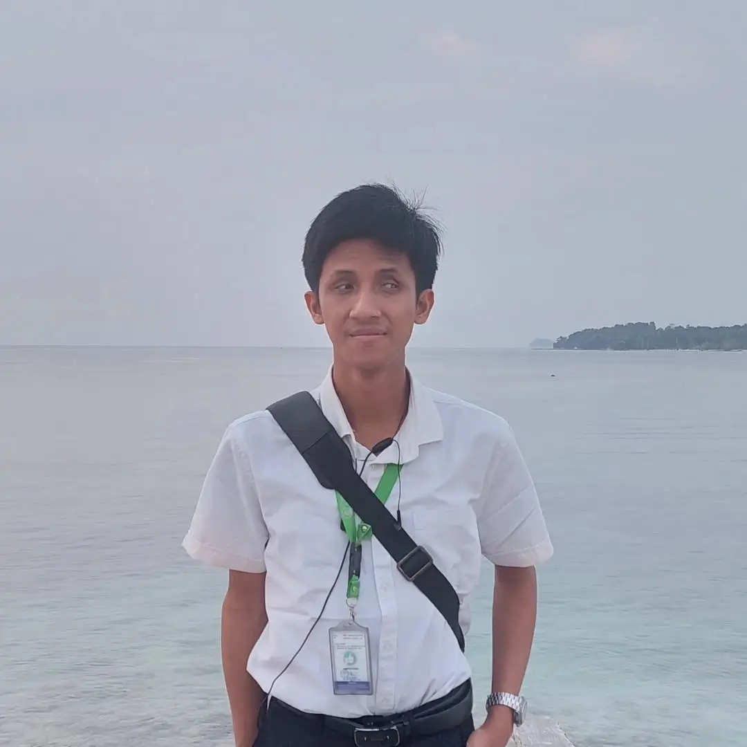 Inspiratif  Ini Kisah Alfian Andhika Yudhistira  Wisudawan Tunanetra Pertama Unair yang Raih Gelar S2