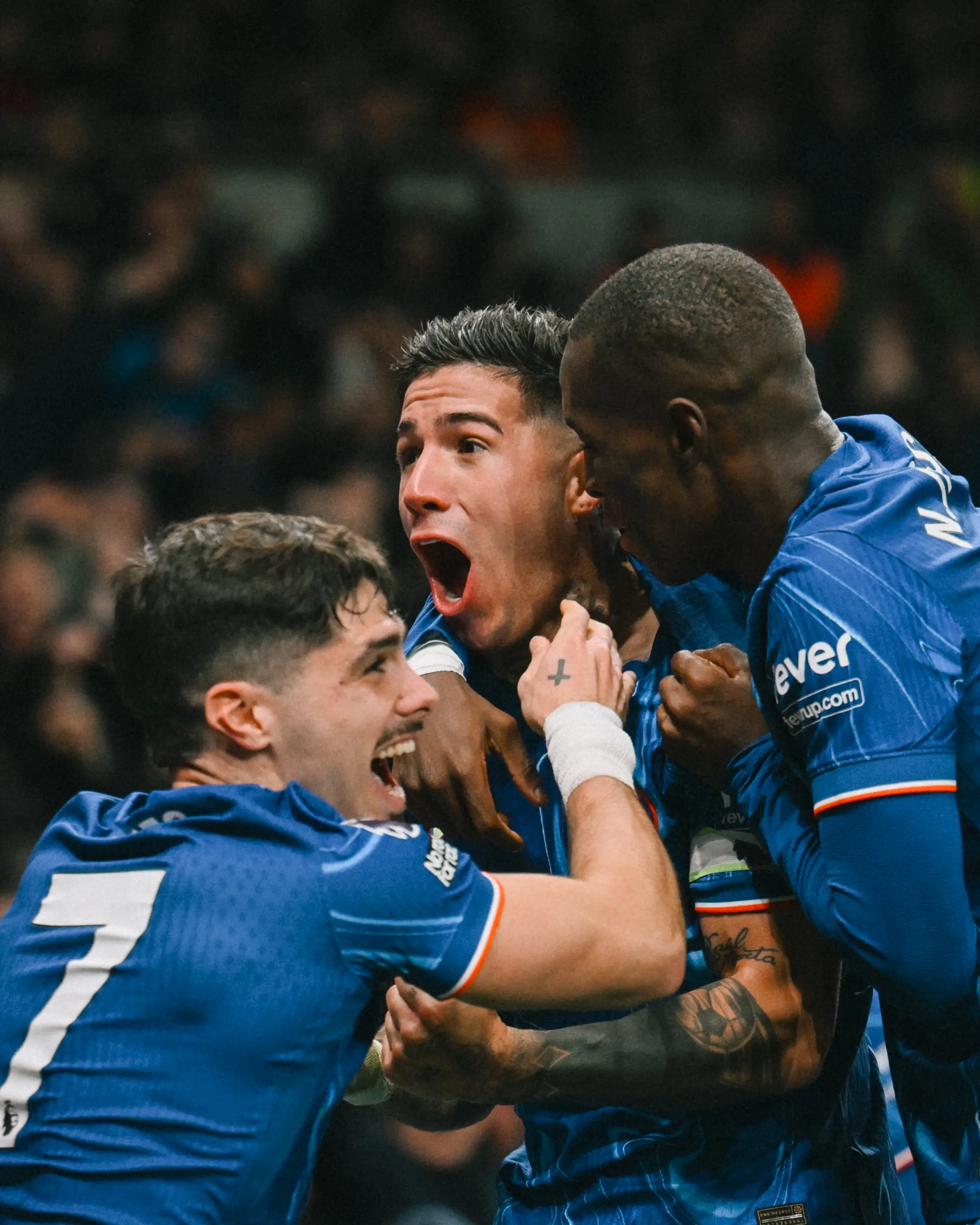 Tingkah Kocak Bek Chelsea  Buang Sepatu ke Tempat Sampah Buntut Bawa Sial Lawan Tottenham Hotspur