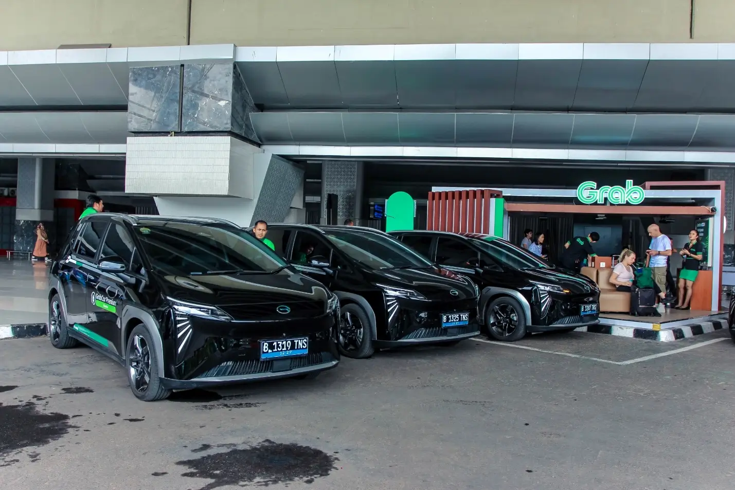 Aion x Grab Hadirkan Mobil Listrik Aion Y Plus sebagai Armada Grab Premium Terbaru 