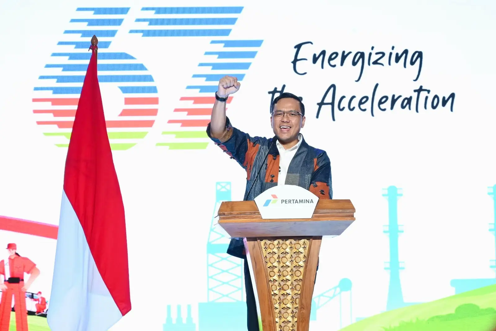 Direktur Utama Pertamina, Simon Aloysius Mantiri saat memberikan sambutan pada acara puncak perayaan Hari Ulang Tahun (HUT) ke-67 Pertamina di Grha Pertamina, Jakarta (10/12/2024). (Foto: Dok. Pertamina)
