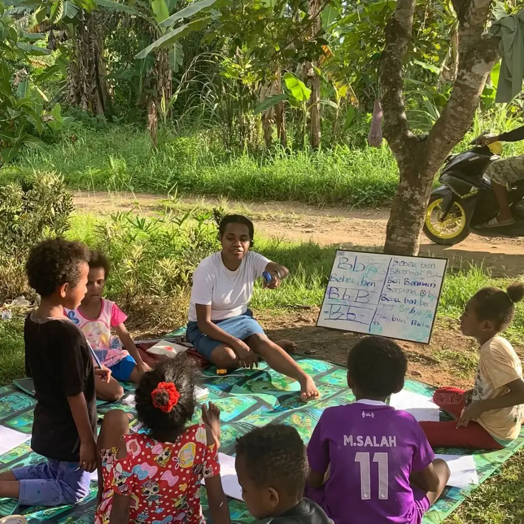 Berkenalan dengan Desy Sentuf  Pelopor Pemberdayaan Anak Muda di Papua