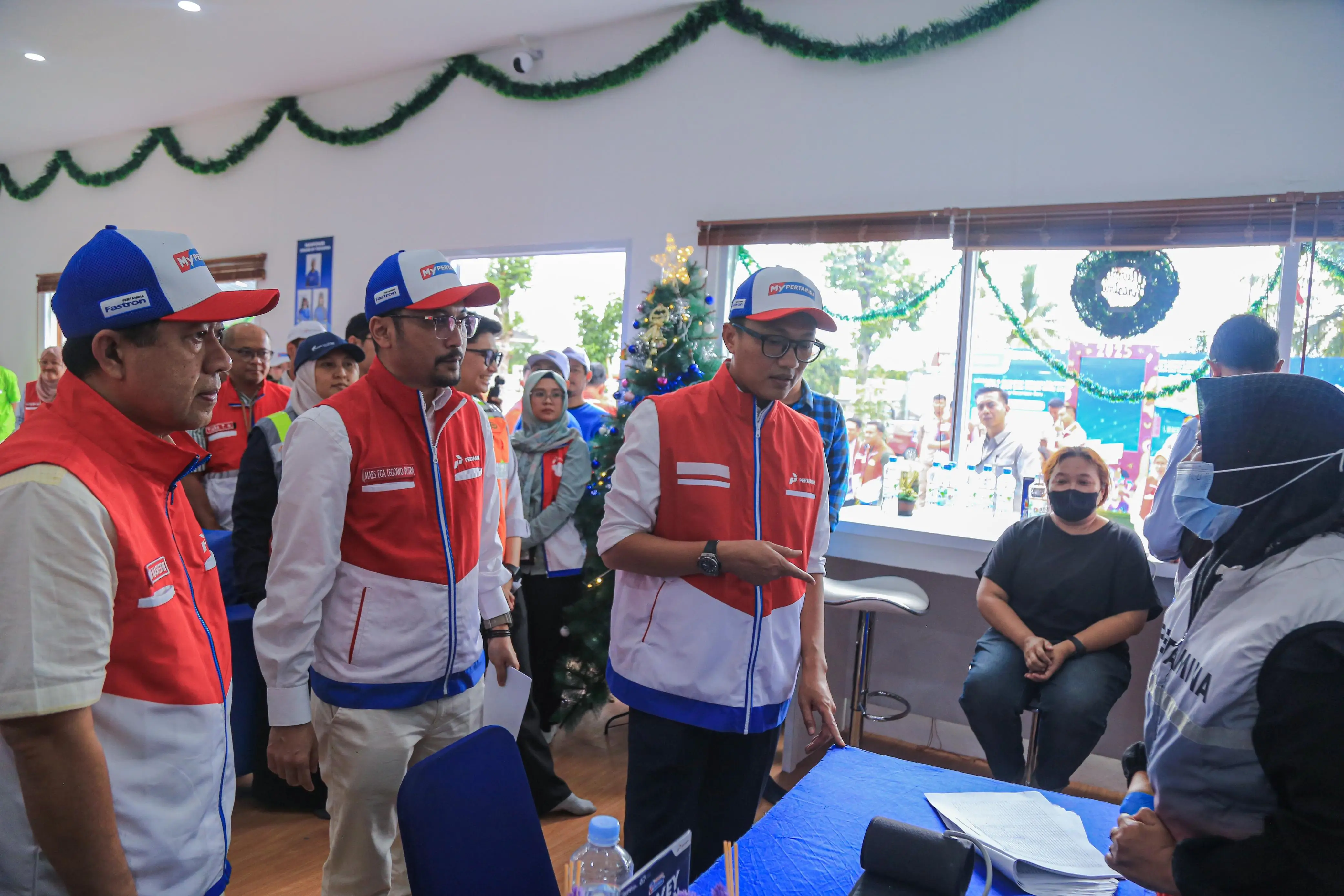 Jelang Libur Natal  Wamen BUMN dan Direksi Pertamina Tinjau Layanan SPBU dan Serambi MyPertamina