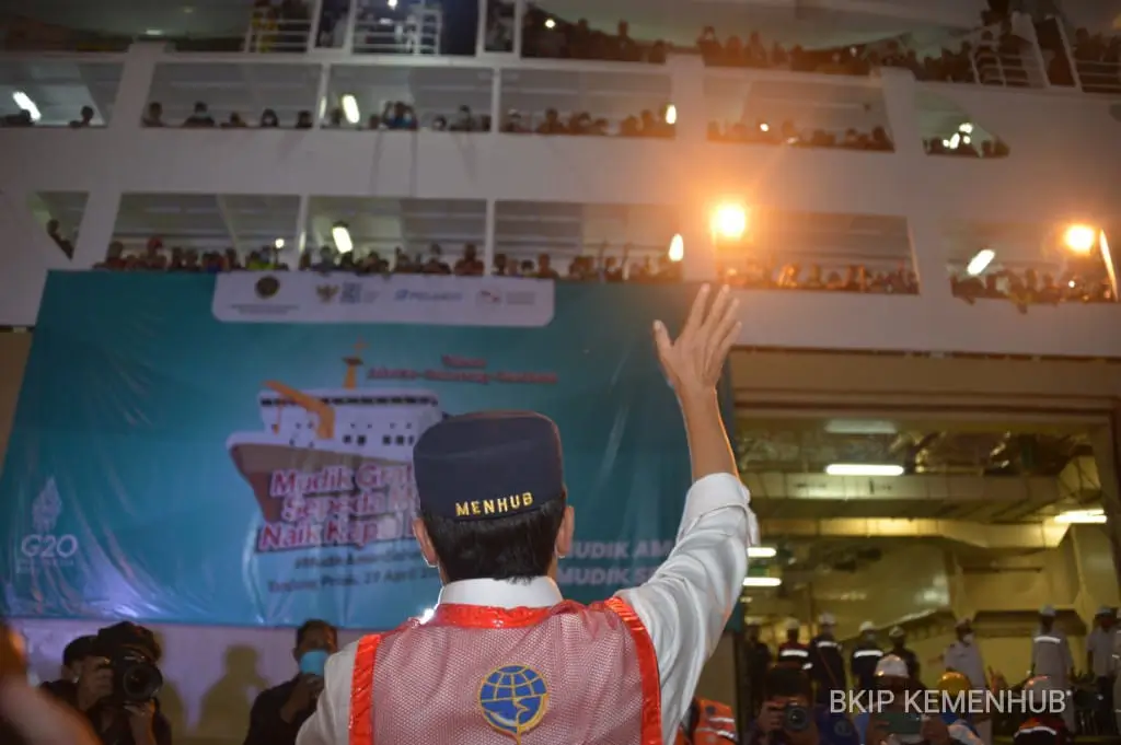Jangan Lewatkan  Kemenhub Siapkan Bus  Kapal  dan Kereta Api untuk Mudik Gratis Nataru 2024 2025