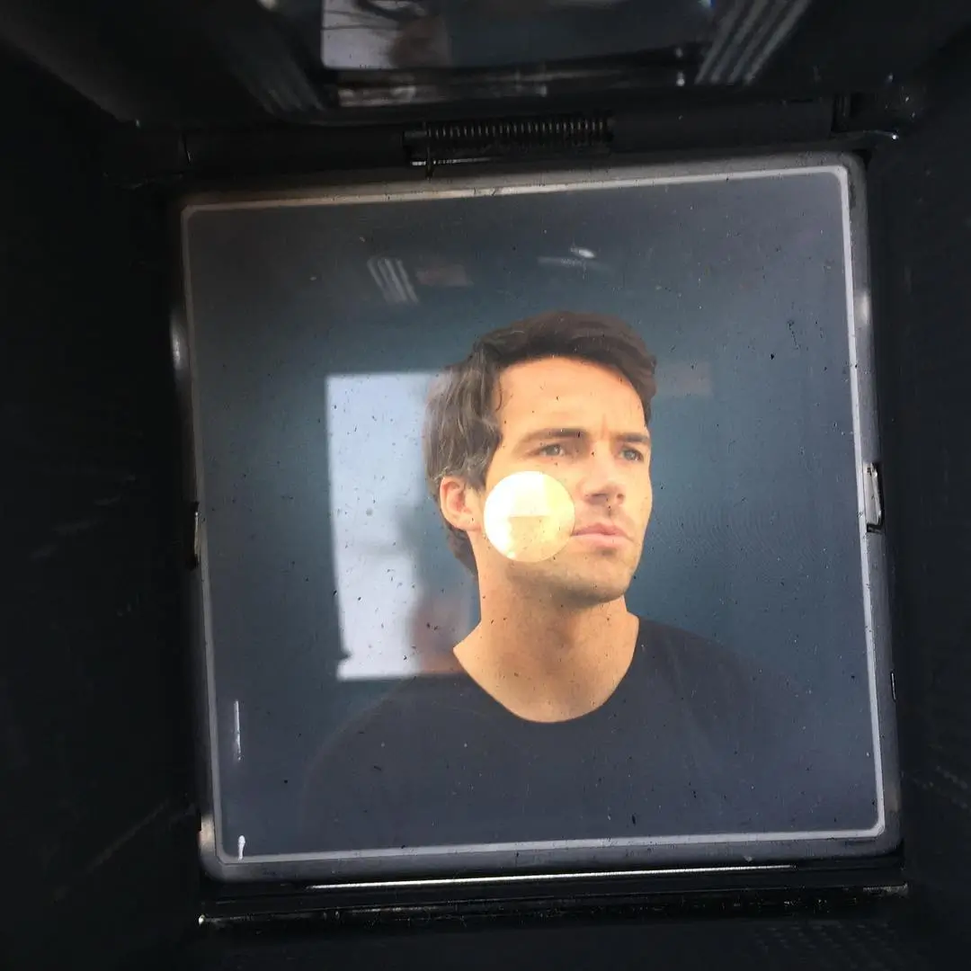 Ian Harding  Bintang  Pretty Little Liars  yang Kembali Bersinar Lewat Film Netflix  Our Little Secret 