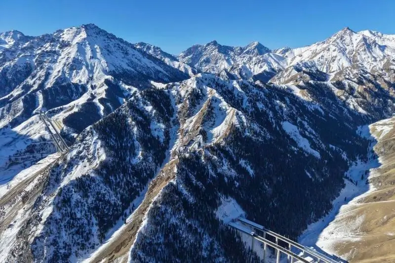 Terowongan Jalan Tol Terpanjang di Dunia Telah Dibuka di Xinjiang  22 Km Ditempuh dalam 20 Menit