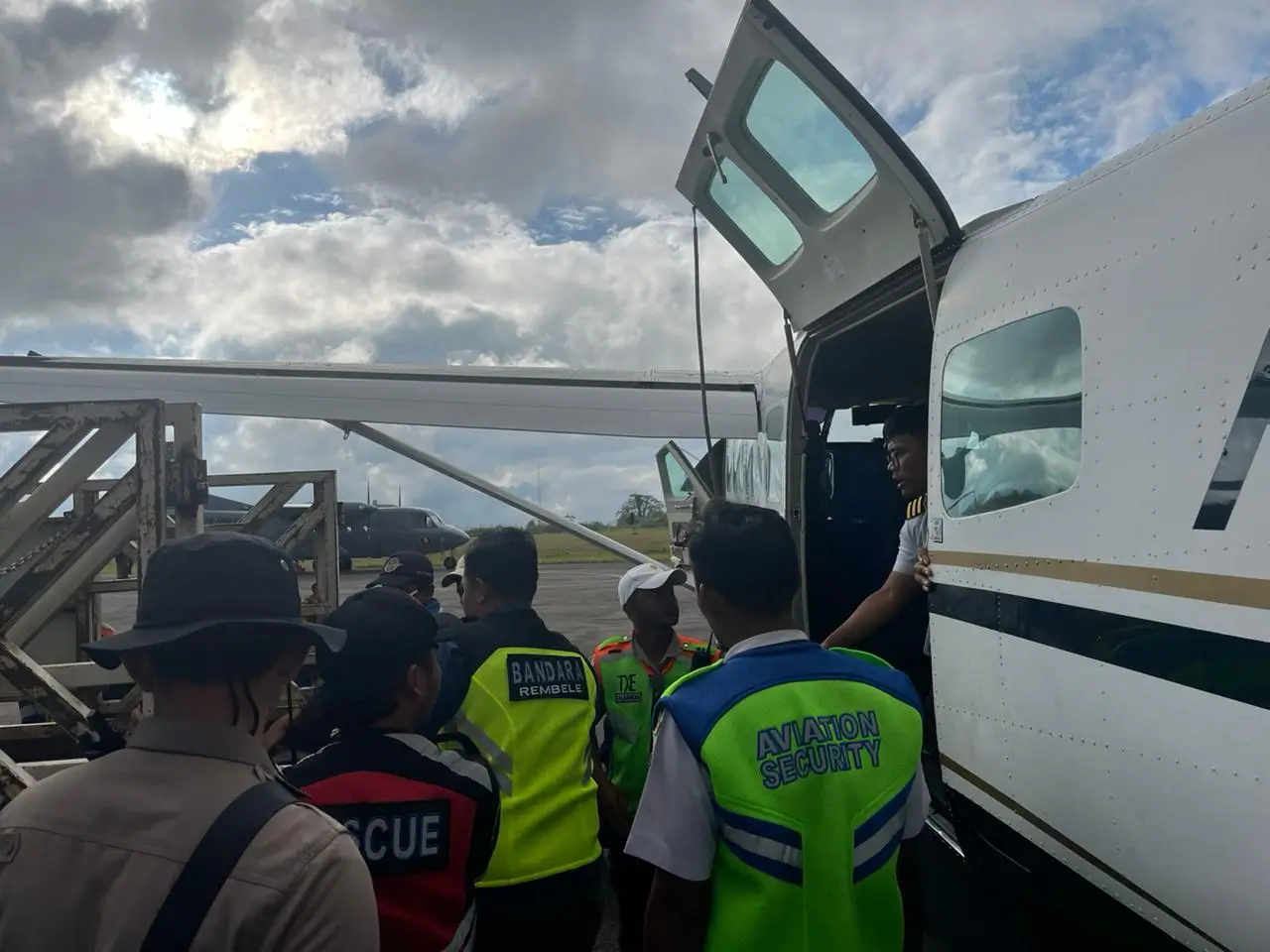 Pertamina Patra Niaga Salurkan BBM Menggunakan Pesawat Perintis ke Wilayah Terdampak Bencana di Bener Meriah dan Aceh Tengah