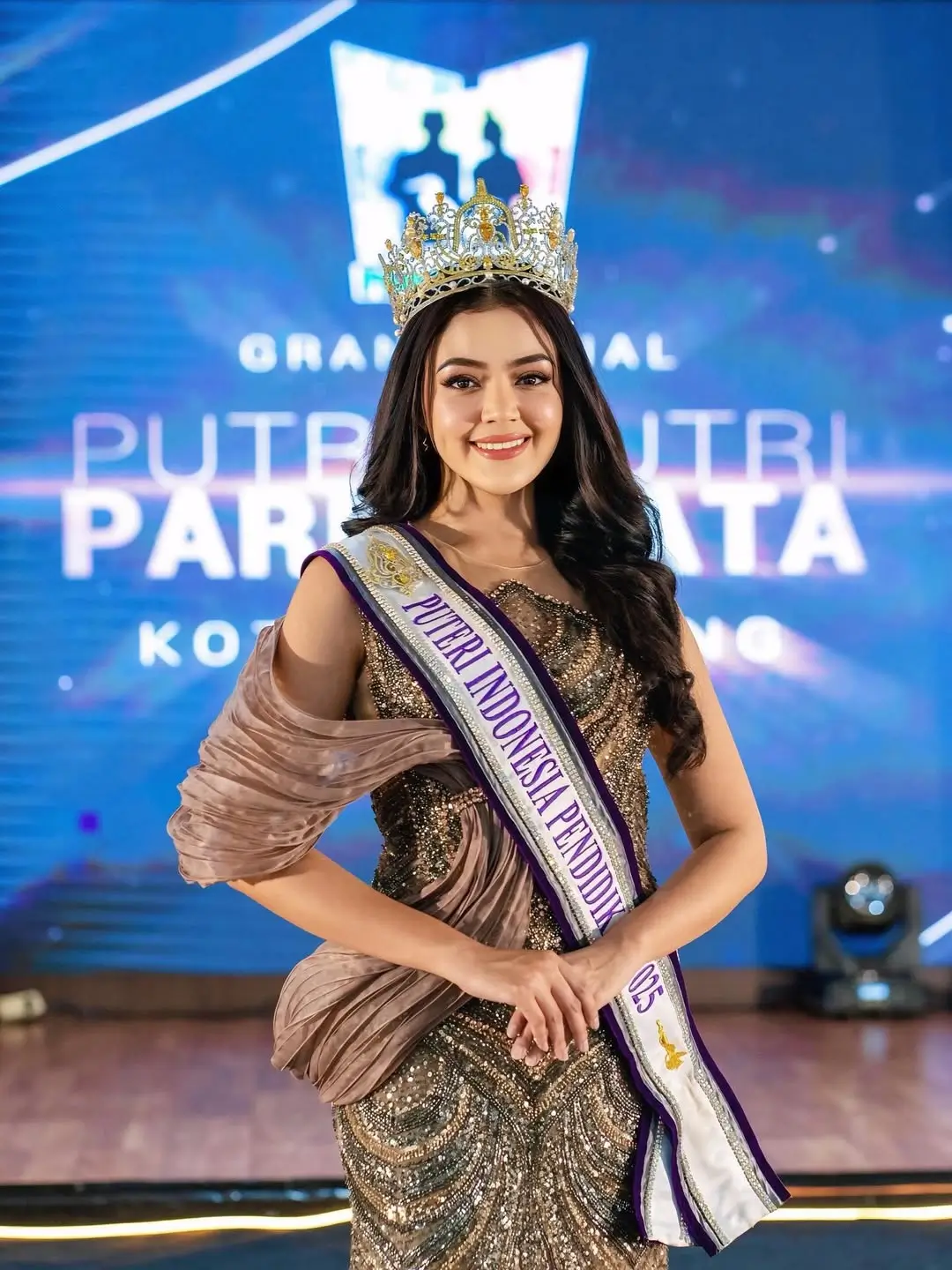 Ukir Prestasi di Kancah Global  Rinanda Aprillya Maharani Raih Gelar 2nd Runner Up Miss Charm 2025