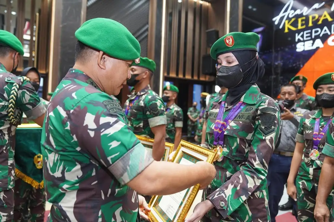 Bertanding Sambil Mengandung Dewi Laila Mubarokah Persembahkan Dua Emas untuk Indonesia di SEA Games 2025