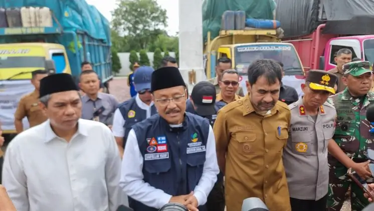 Menteri Sosial (Mensos) Saifullah Yusfu (Gus Ipul) (tengah). Foto: Istimewa.