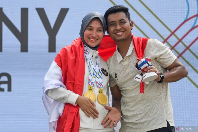 Bertanding Sambil Mengandung Dewi Laila Mubarokah Persembahkan Dua Emas untuk Indonesia di SEA Games 2025