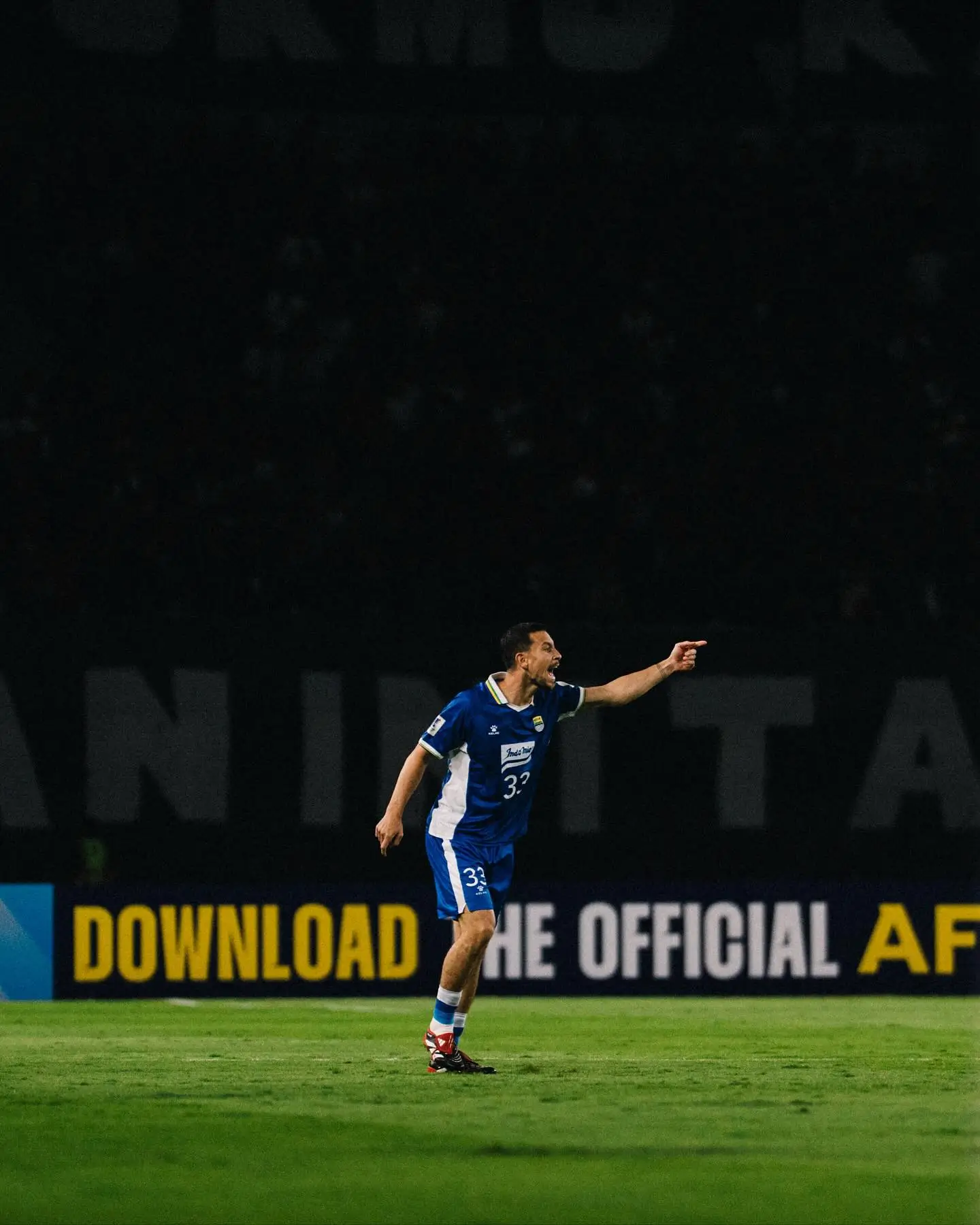 Thom Haye Cuma Bisa Geleng Geleng Harus Bermain di Periode Natal  Ini Gila 