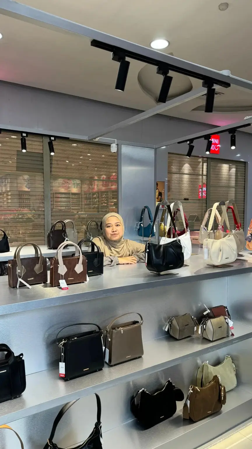 Buktikan Jurusan Bukan Batasan  Putri Rizka Utami Sukses Dirikan Flicka Bags sebagai Brand Tas Lokal yang Digemari Perempuan