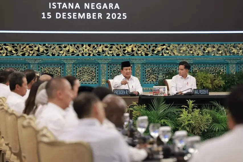 Presiden RI, Prabowo Subianto bersama Wakil Presiden RI, Gibran Rakabuming Raka ketika memimpin rapat paripurna bersama jajaran menteri di Istana Negara, Jakarta, Senin (15/12/25). (Foto: Instagram/presidenrepublikindonesia)